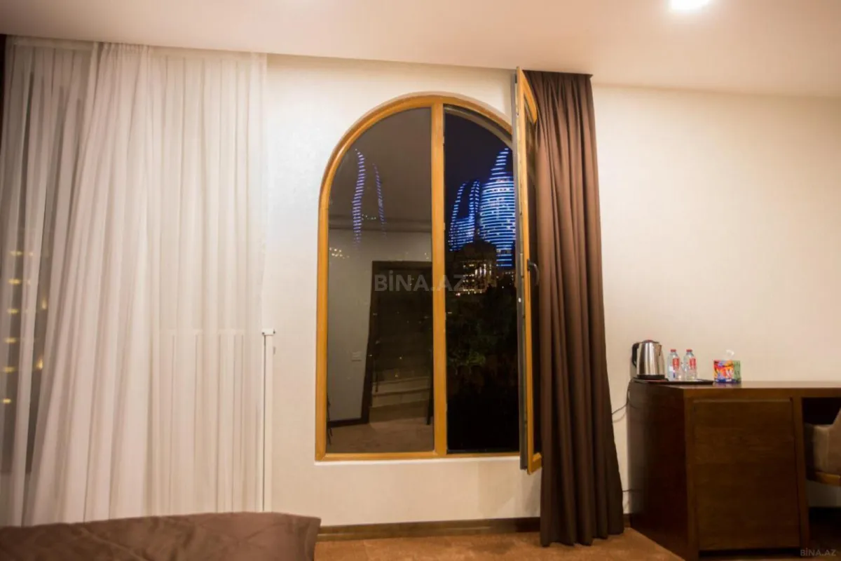 Satılır obyekt 700 m²