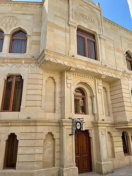 Satılır obyekt 700 m²