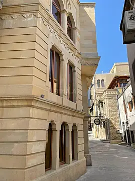 Satılır obyekt 700 m²