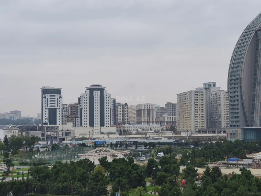 Satılır 3 otaqlı mənzil 160 m²