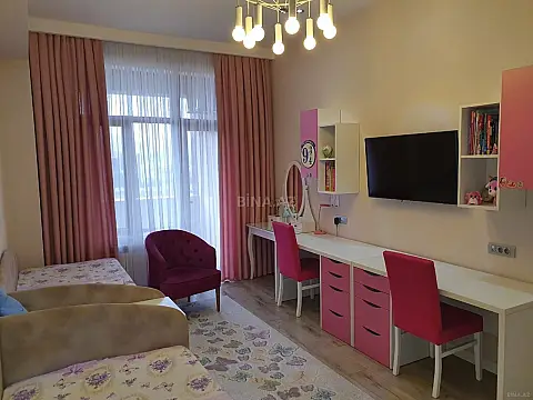 Satılır 3 otaqlı mənzil 160 m²
