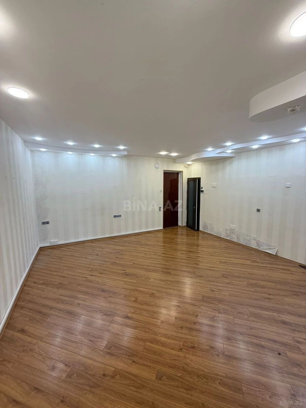 Satılır obyekt 150 m²