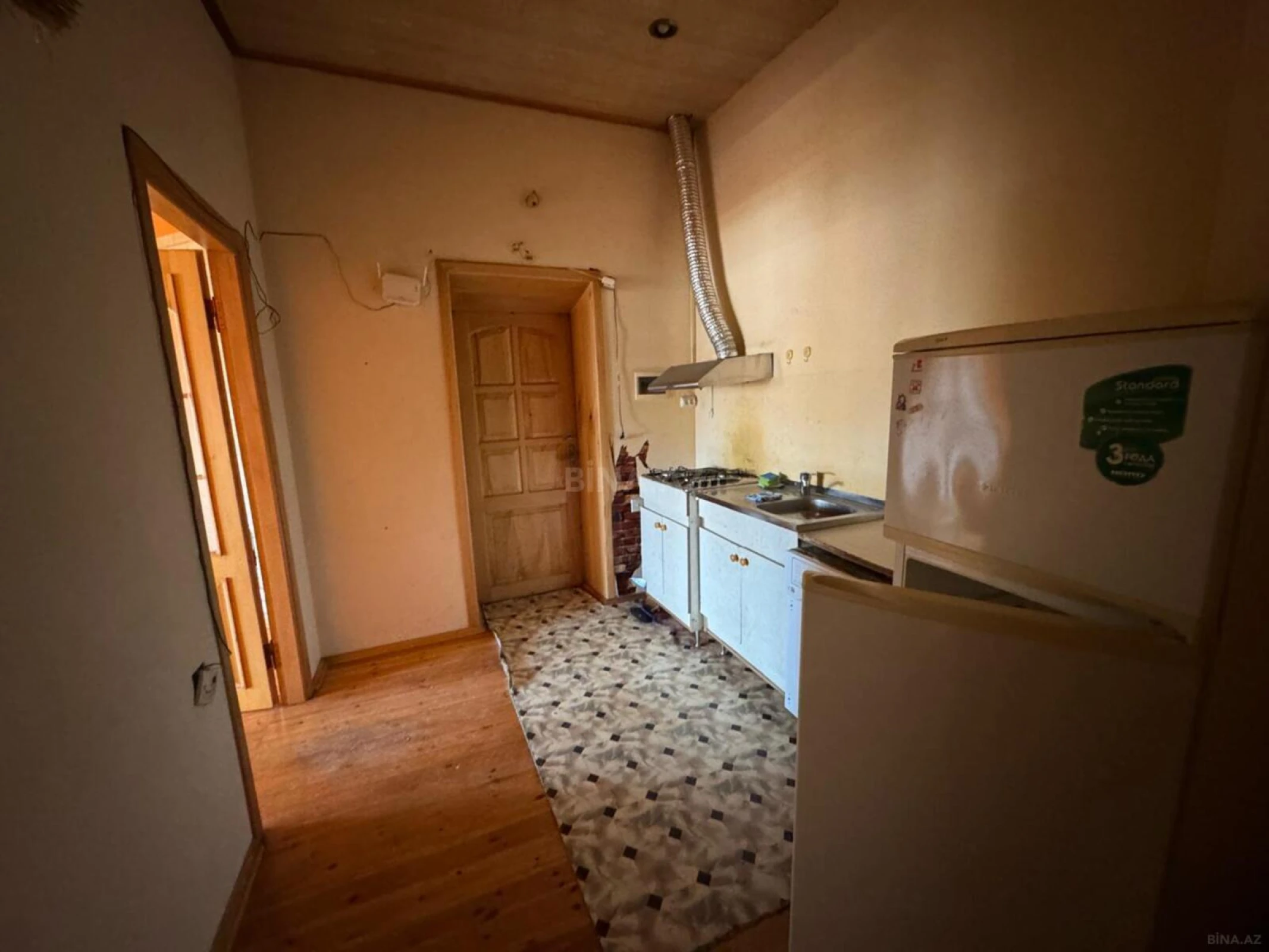 Satılır 6 otaqlı mənzil 240 m²