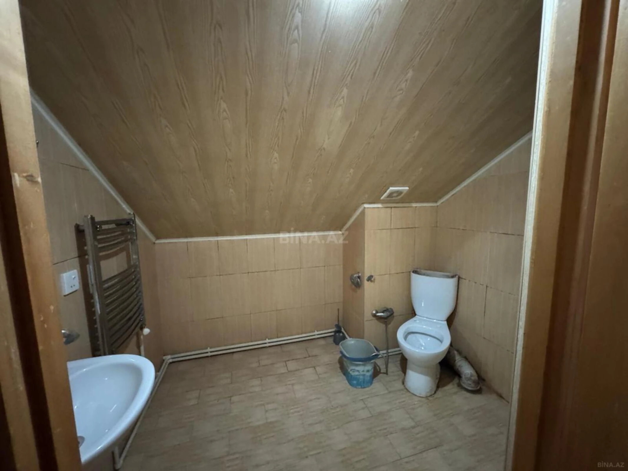 Satılır 6 otaqlı mənzil 240 m²