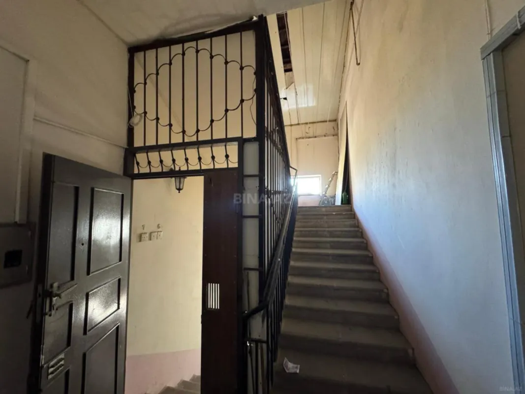 Satılır 6 otaqlı mənzil 240 m²