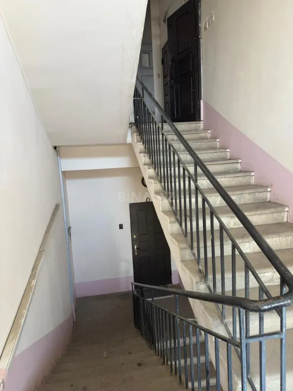 Satılır 6 otaqlı mənzil 240 m²