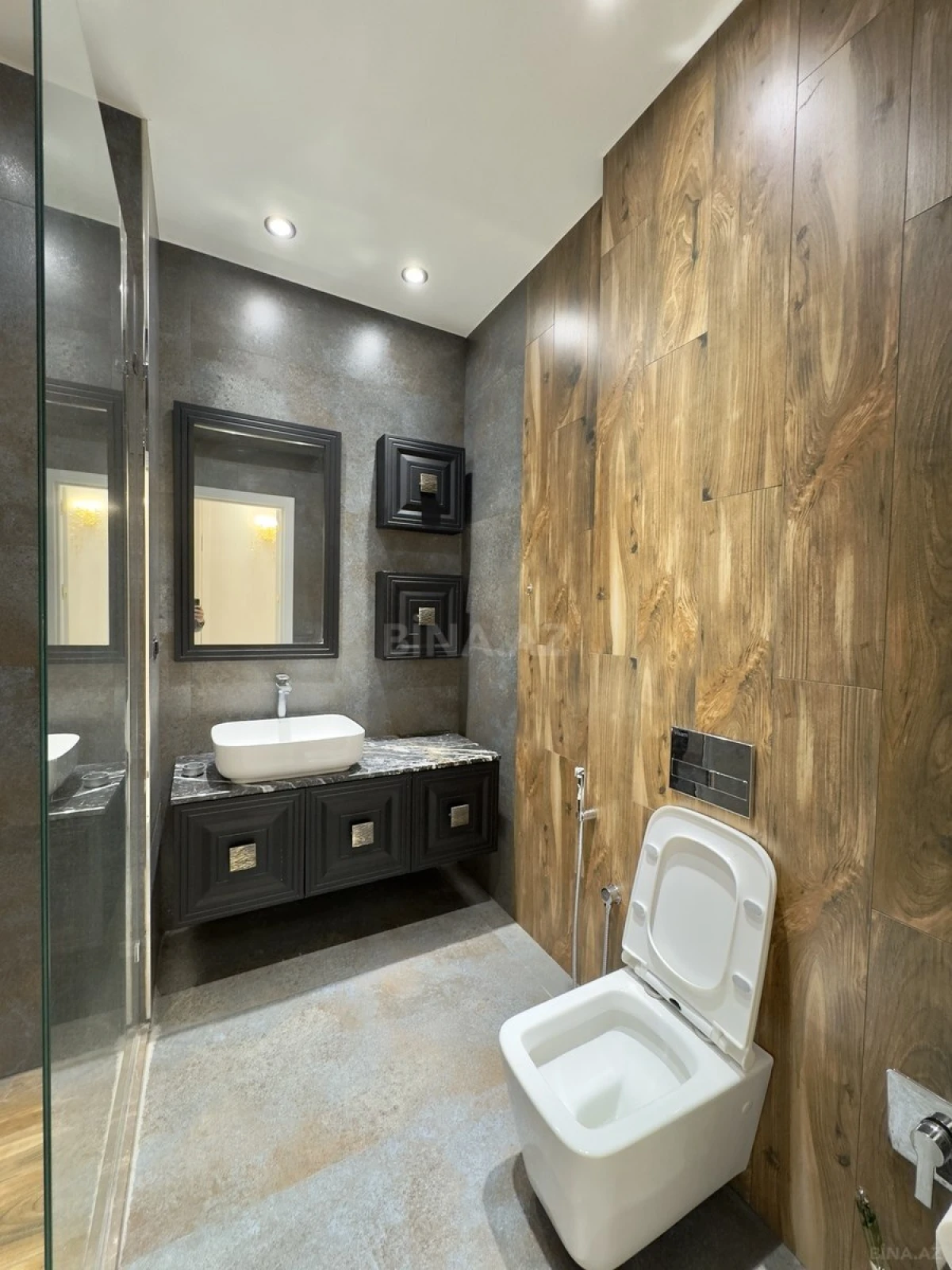 Kirayə verilir 3 otaqlı mənzil 130 m²