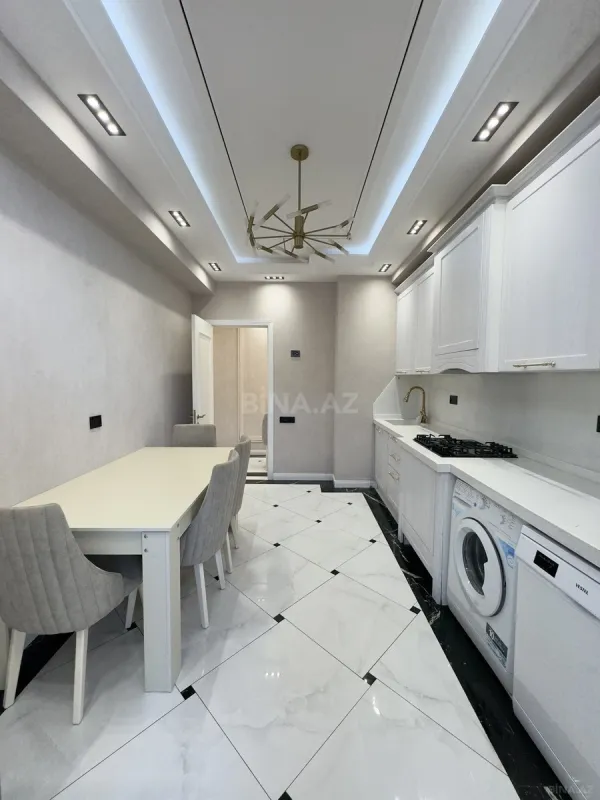 Kirayə verilir 3 otaqlı mənzil 130 m²