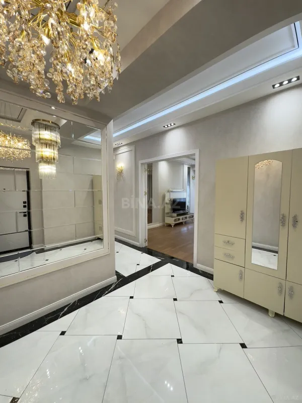 Kirayə verilir 3 otaqlı mənzil 130 m²