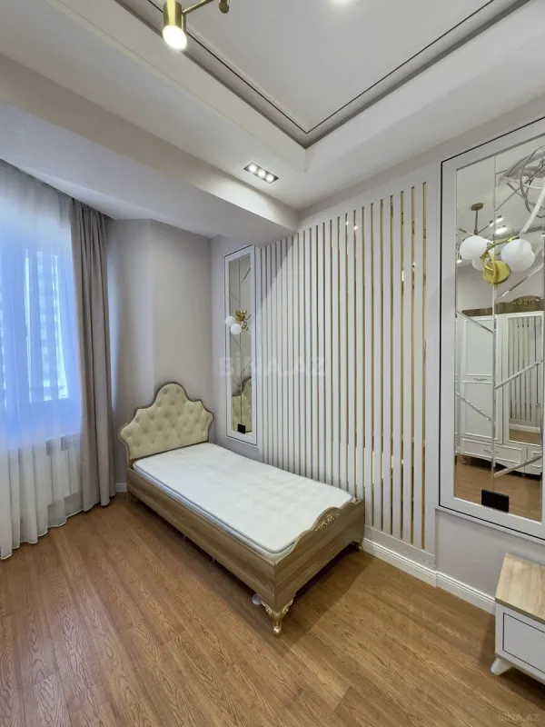 Kirayə verilir 3 otaqlı mənzil 130 m²