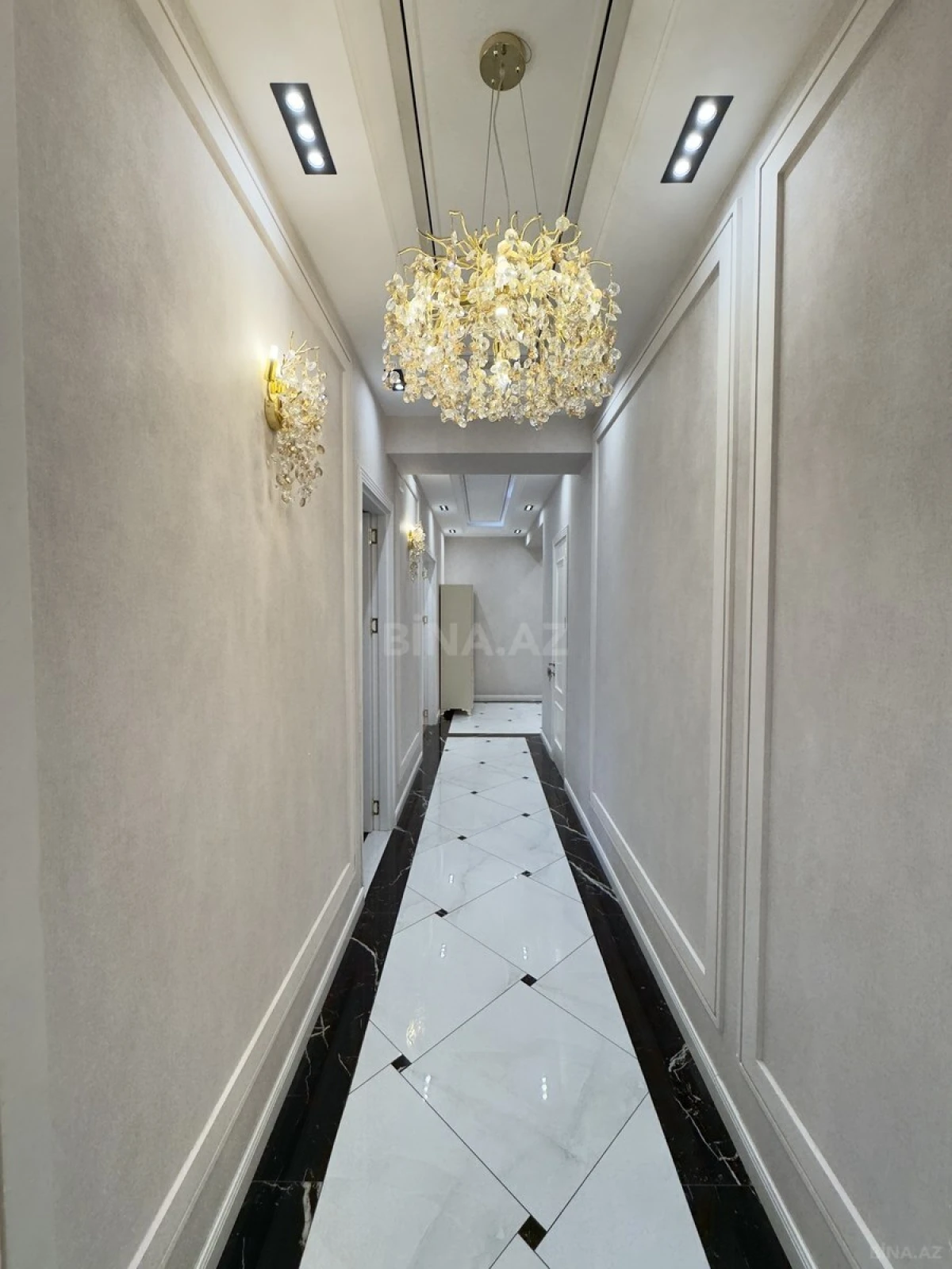 Kirayə verilir 3 otaqlı mənzil 130 m²