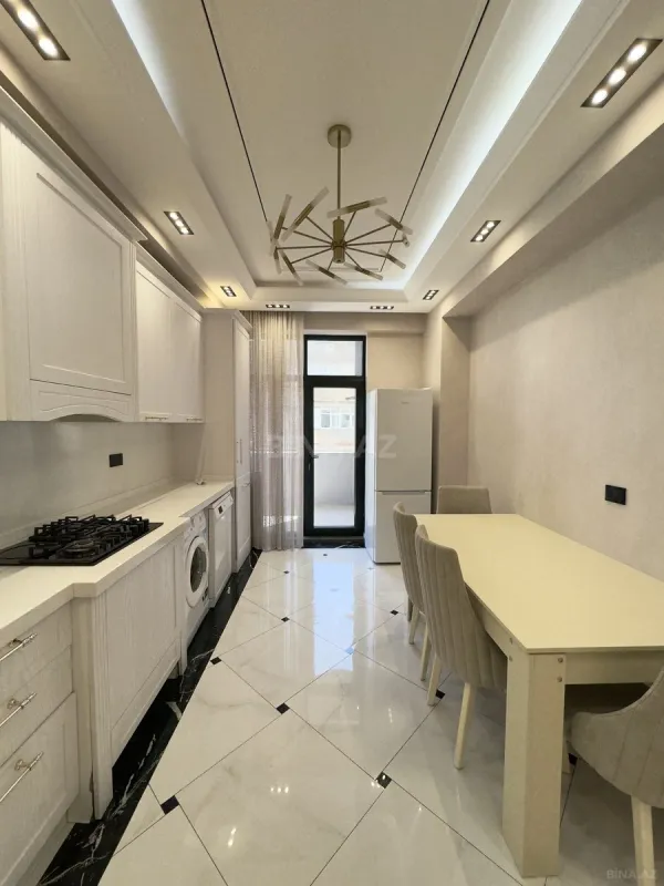 Kirayə verilir 3 otaqlı mənzil 130 m²