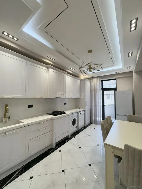 Kirayə verilir 3 otaqlı mənzil 130 m²