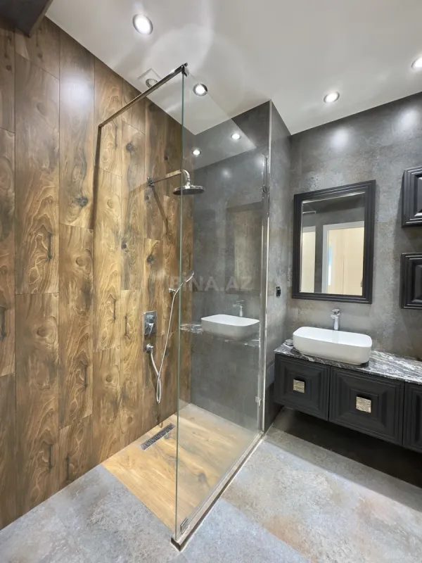 Kirayə verilir 3 otaqlı mənzil 130 m²