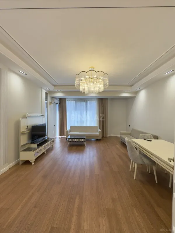 Kirayə verilir 3 otaqlı mənzil 130 m²