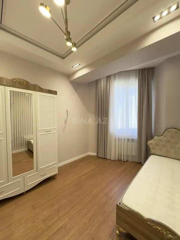 Kirayə verilir 3 otaqlı mənzil 130 m²