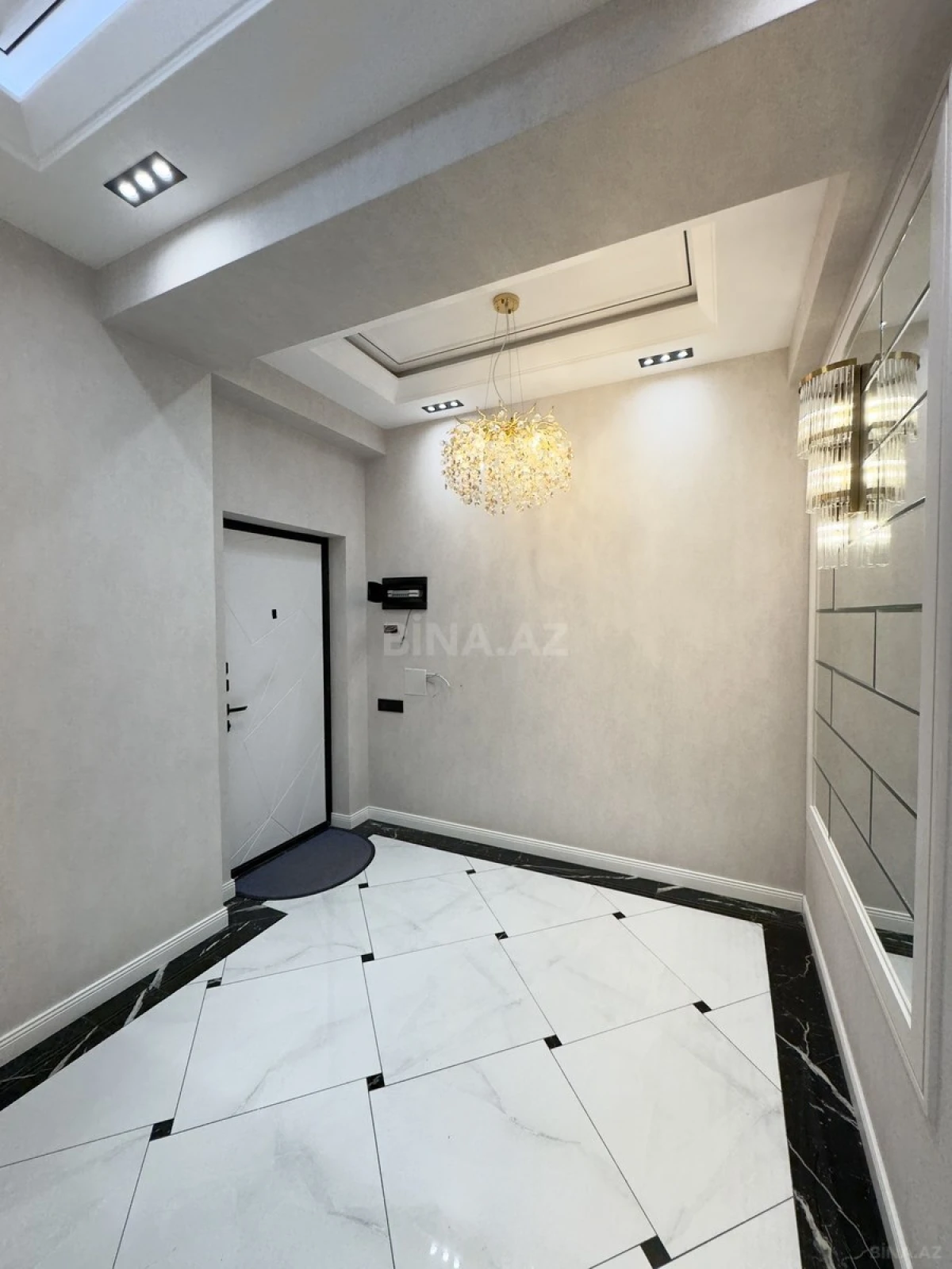 Kirayə verilir 3 otaqlı mənzil 130 m²