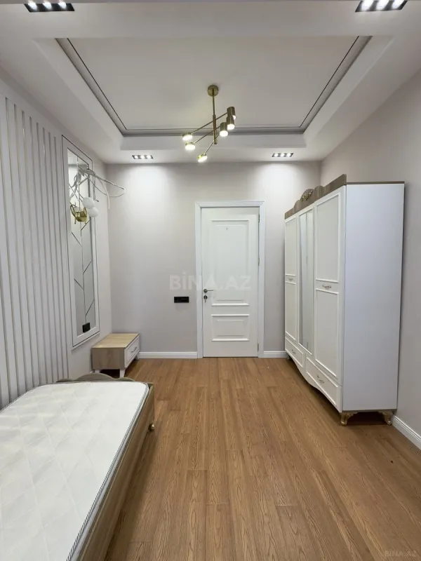 Kirayə verilir 3 otaqlı mənzil 130 m²