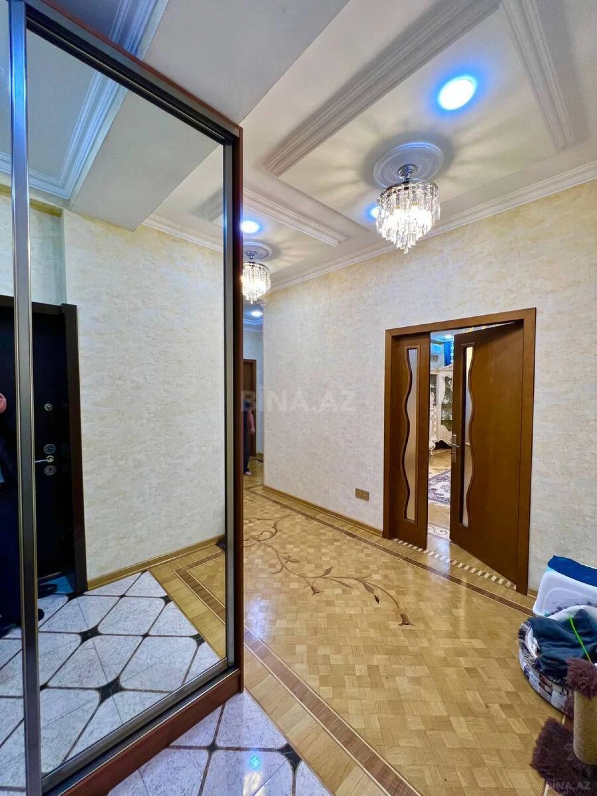 Satılır 3 otaqlı mənzil 115 m²