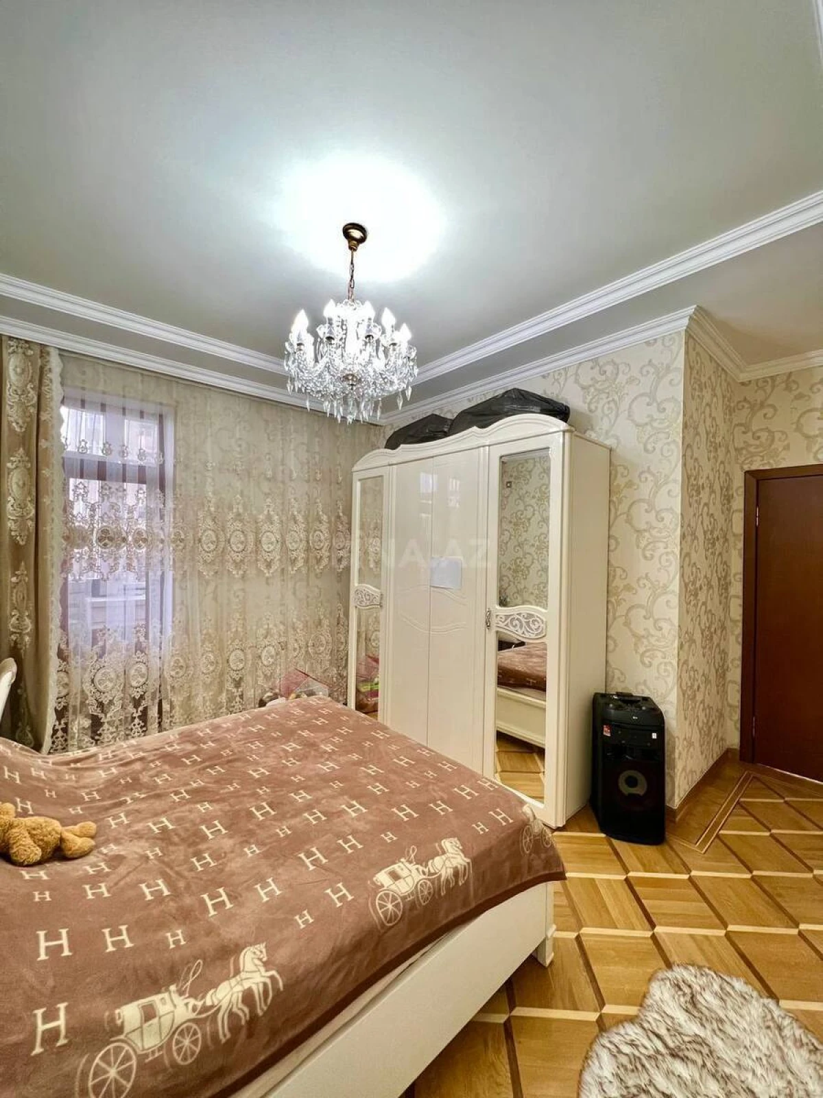 Satılır 3 otaqlı mənzil 115 m²