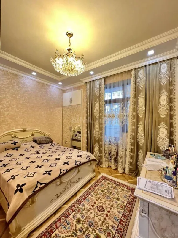Satılır 3 otaqlı mənzil 115 m²