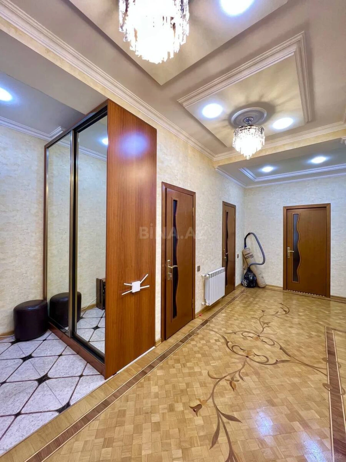 Satılır 3 otaqlı mənzil 115 m²