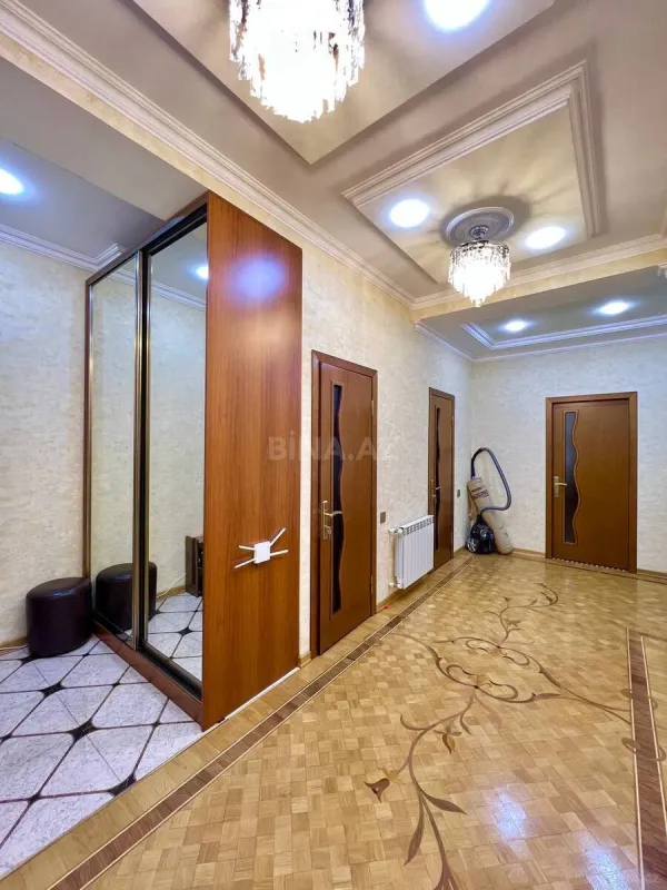 Satılır 3 otaqlı mənzil 115 m²