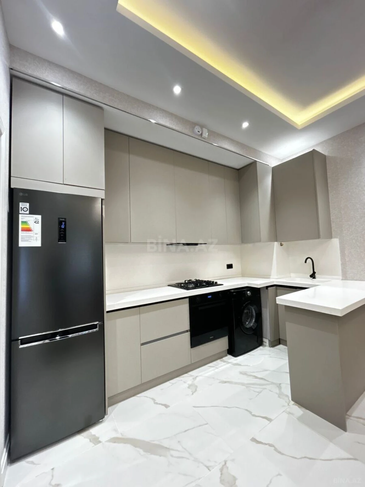 Kirayə verilir 2 otaqlı mənzil 85 m²