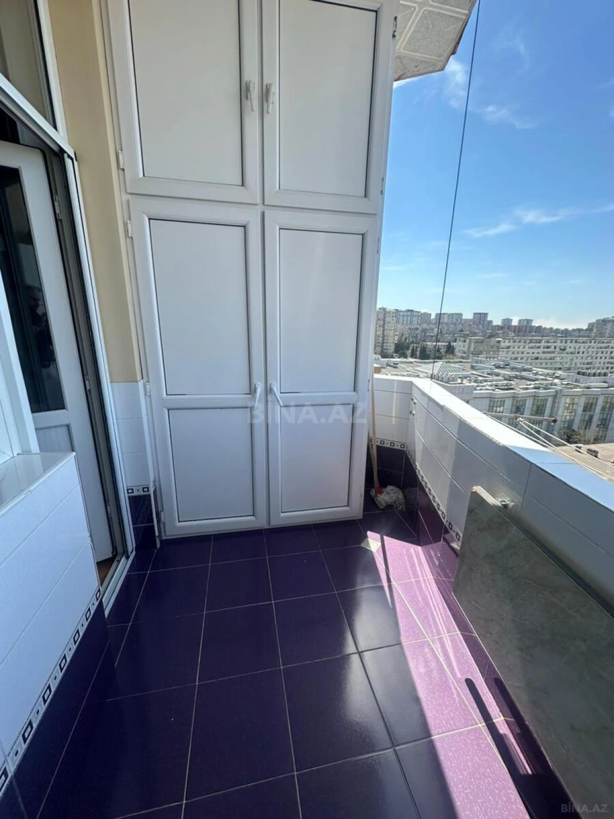 Satılır 2 otaqlı mənzil 95 m²