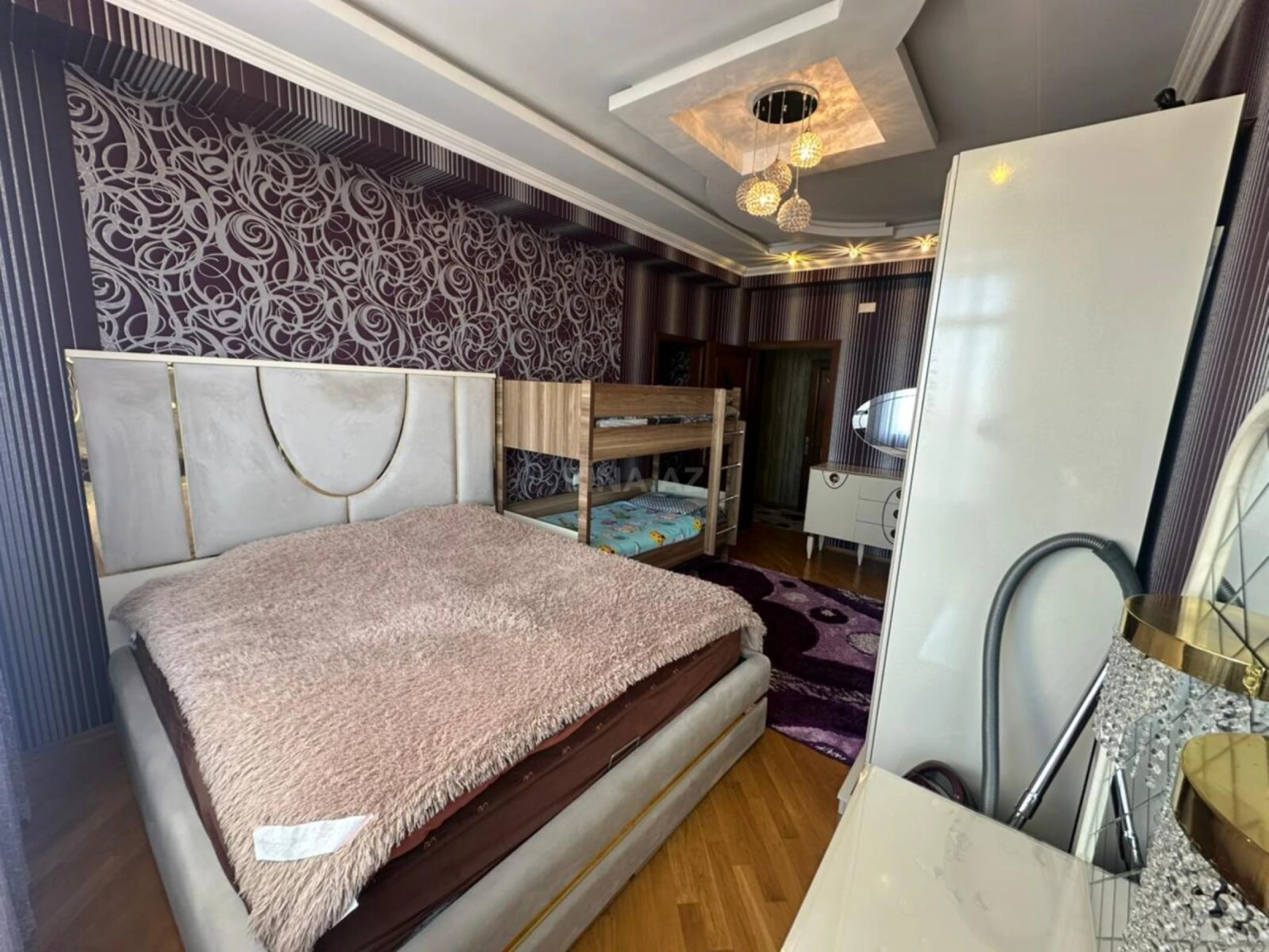 Satılır 2 otaqlı mənzil 95 m²