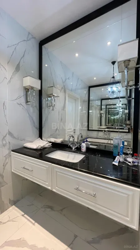 Satılır 4 otaqlı mənzil 254 m²