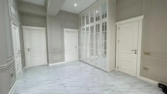 Satılır 4 otaqlı mənzil 254 m²