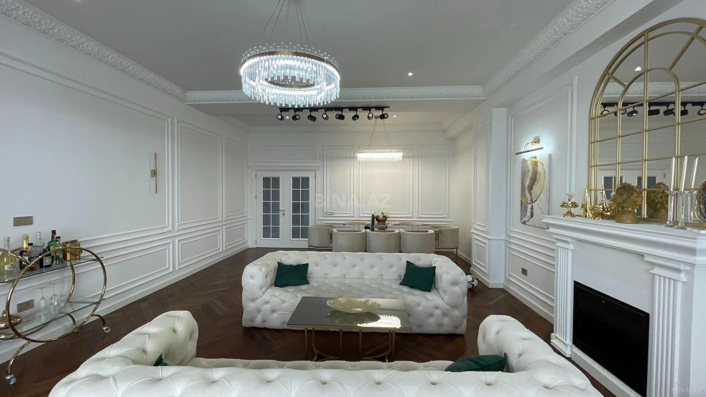 Satılır 4 otaqlı mənzil 254 m²