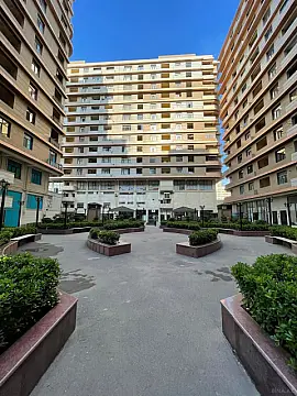 Satılır 4 otaqlı mənzil 254 m²
