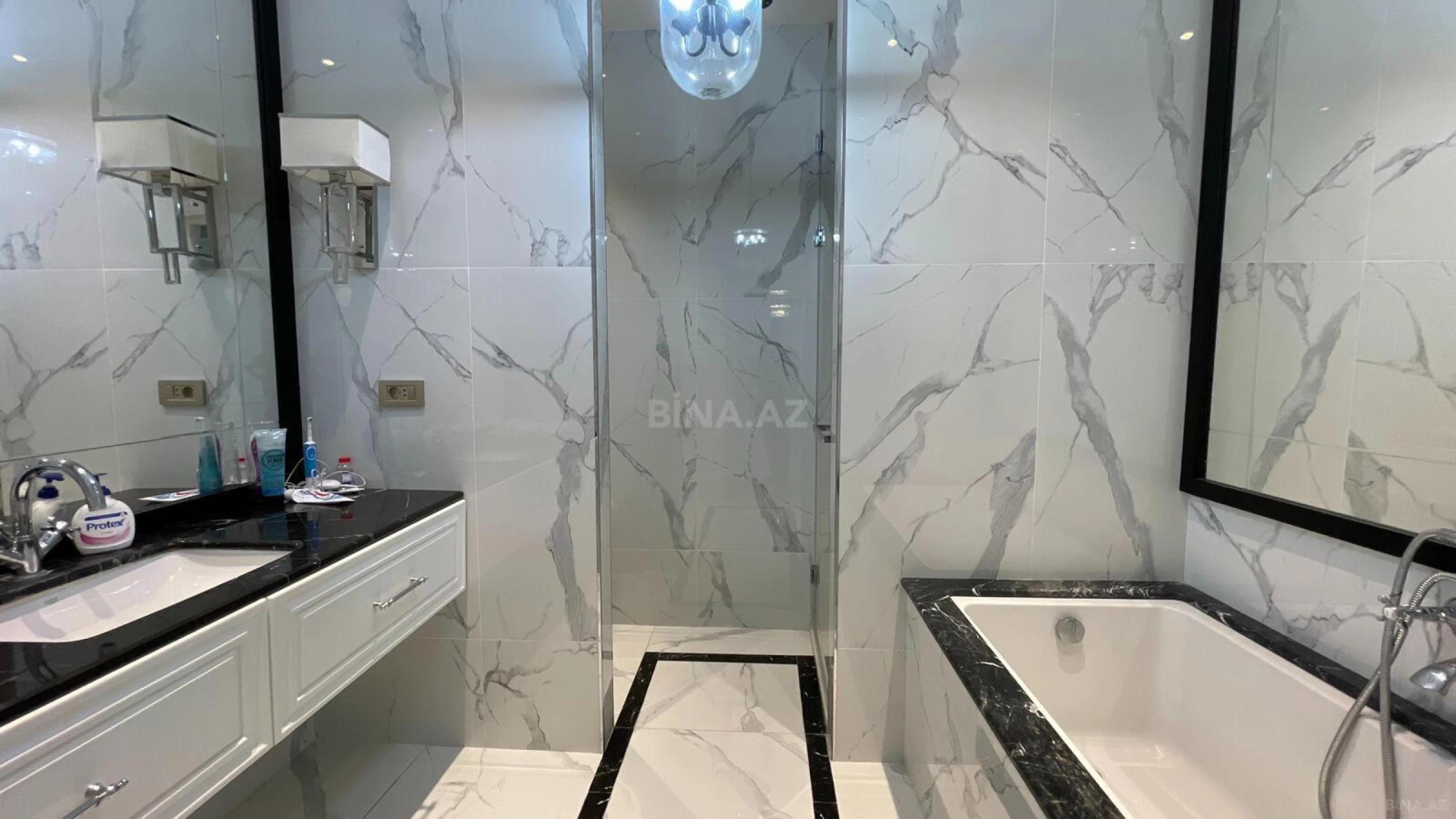 Satılır 4 otaqlı mənzil 254 m²