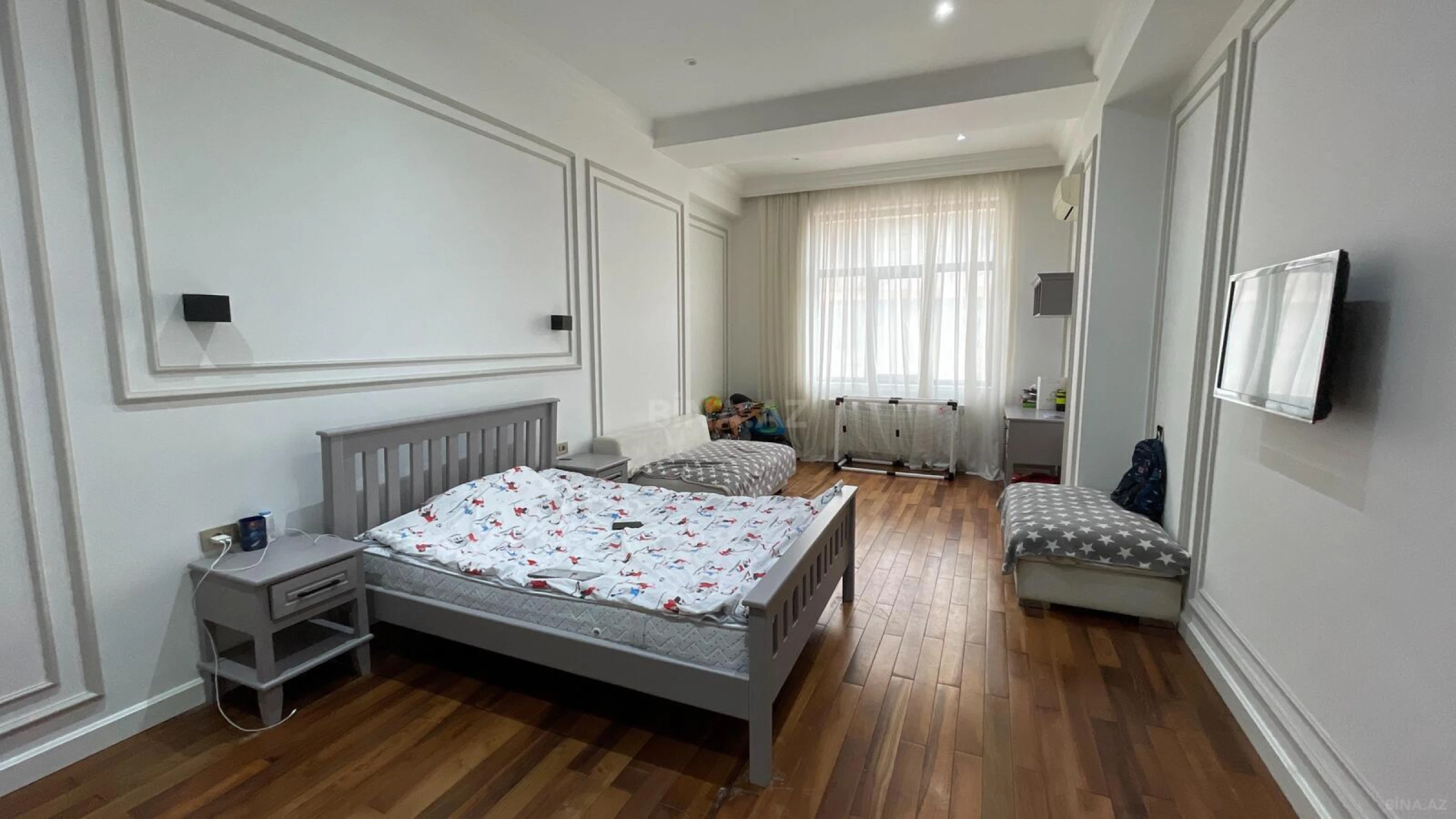 Satılır 4 otaqlı mənzil 254 m²