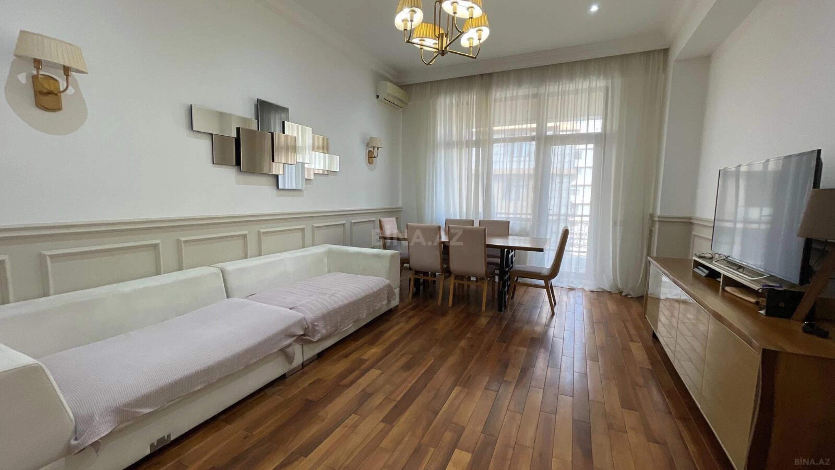 Satılır 4 otaqlı mənzil 254 m²