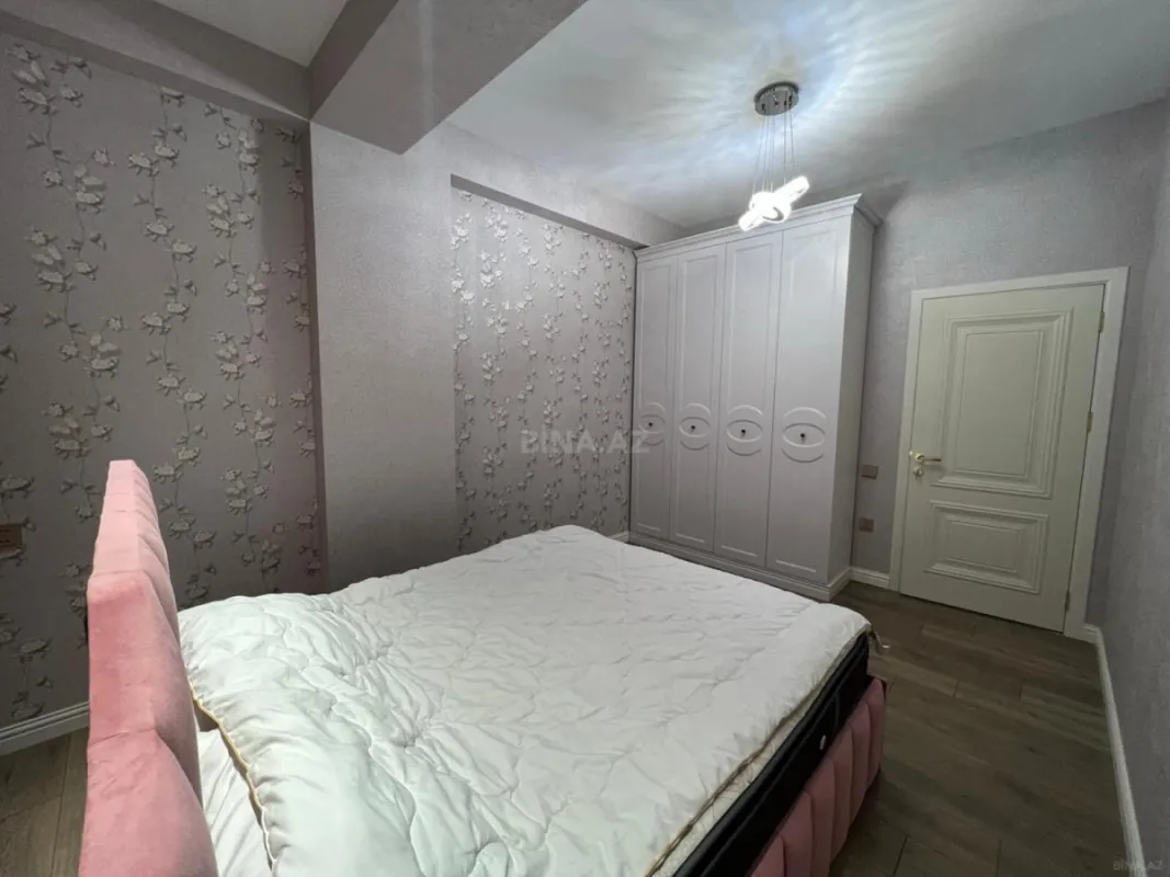 Kirayə verilir 4 otaqlı mənzil 123 m²