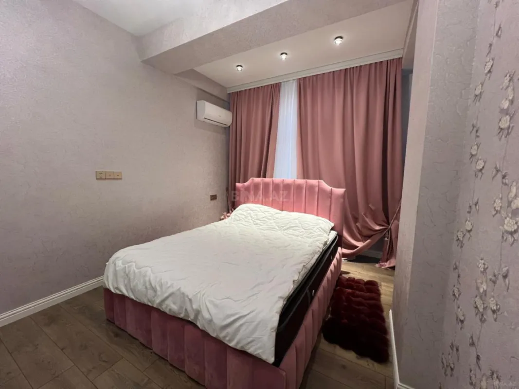 Kirayə verilir 4 otaqlı mənzil 123 m²