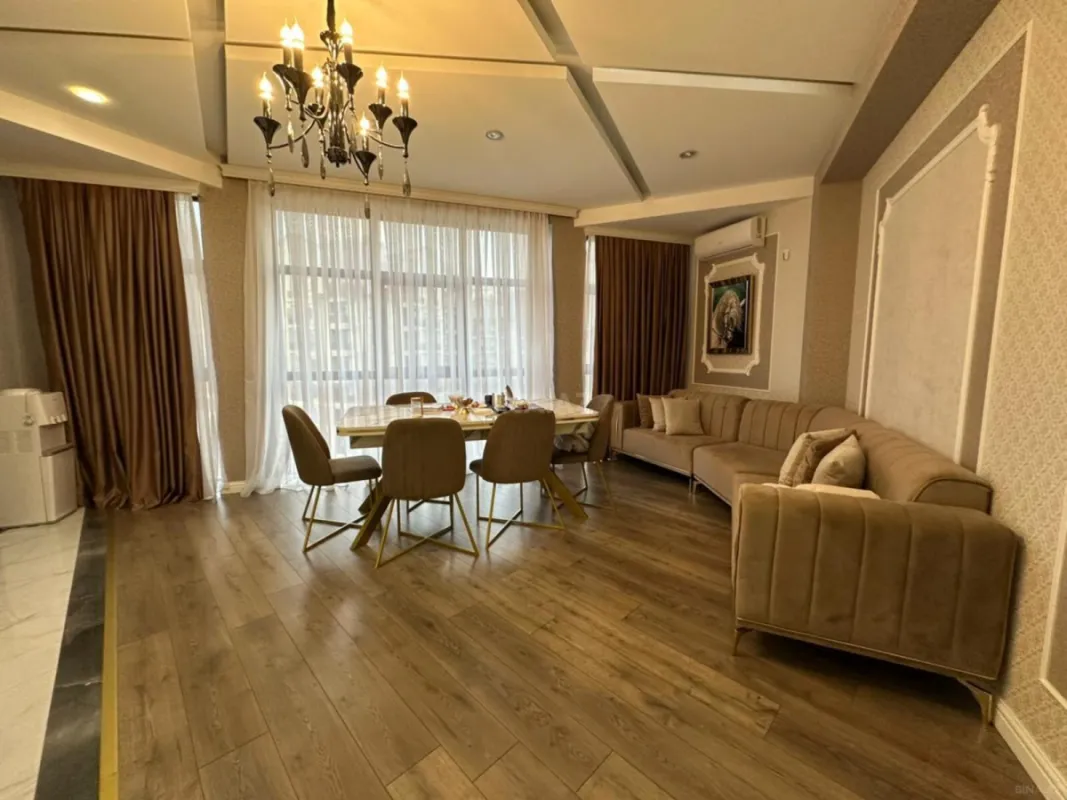 Kirayə verilir 4 otaqlı mənzil 123 m²