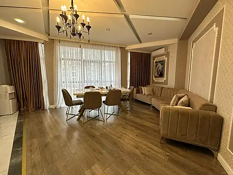 Kirayə verilir 4 otaqlı mənzil 123 m²