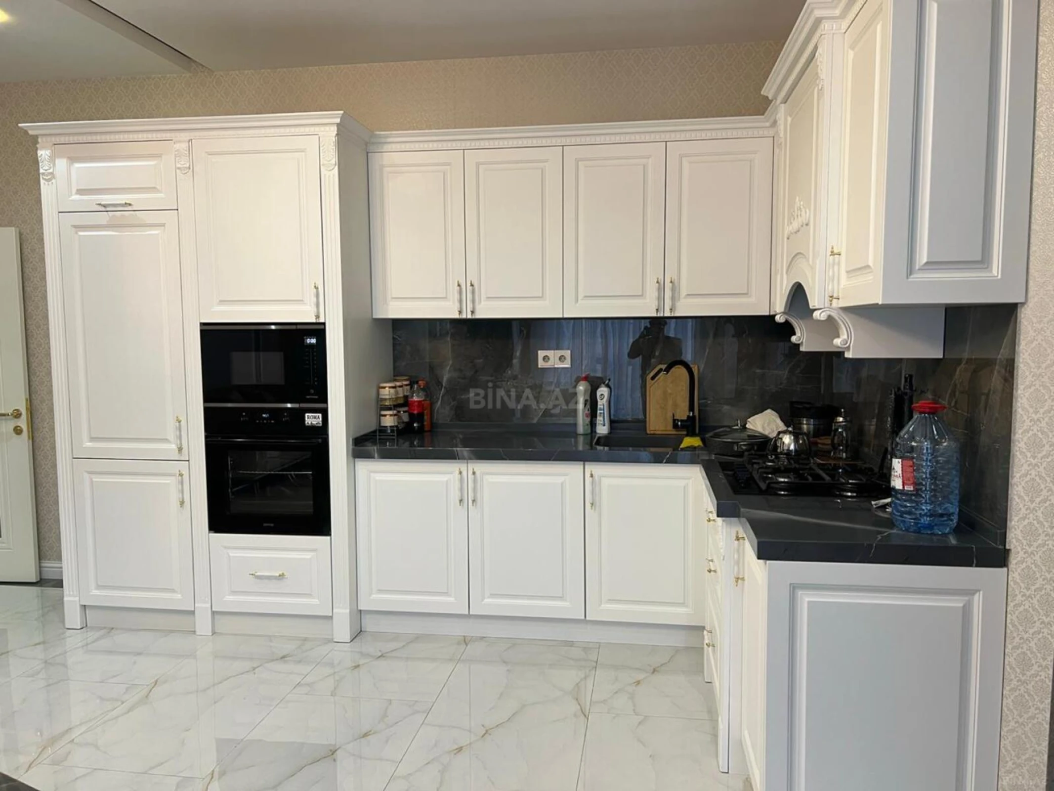 Kirayə verilir 4 otaqlı mənzil 123 m²