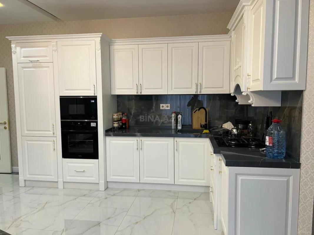 Kirayə verilir 4 otaqlı mənzil 123 m²