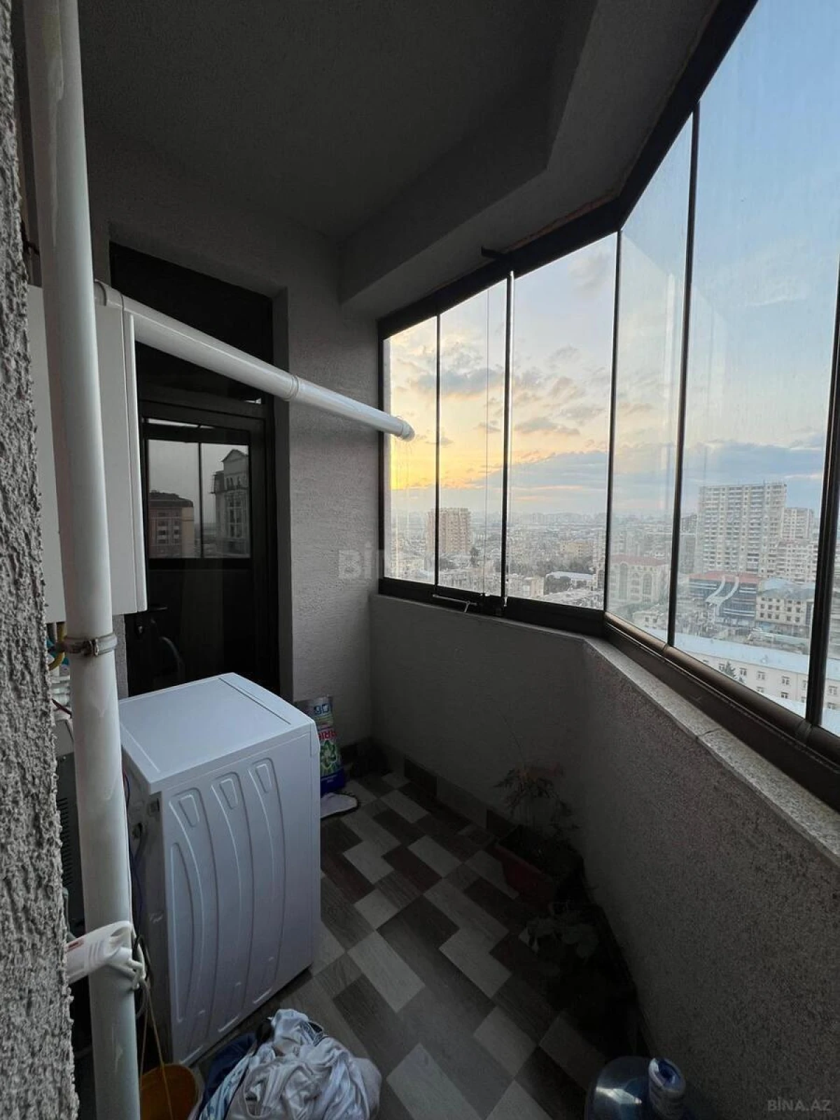 Kirayə verilir 4 otaqlı mənzil 123 m²
