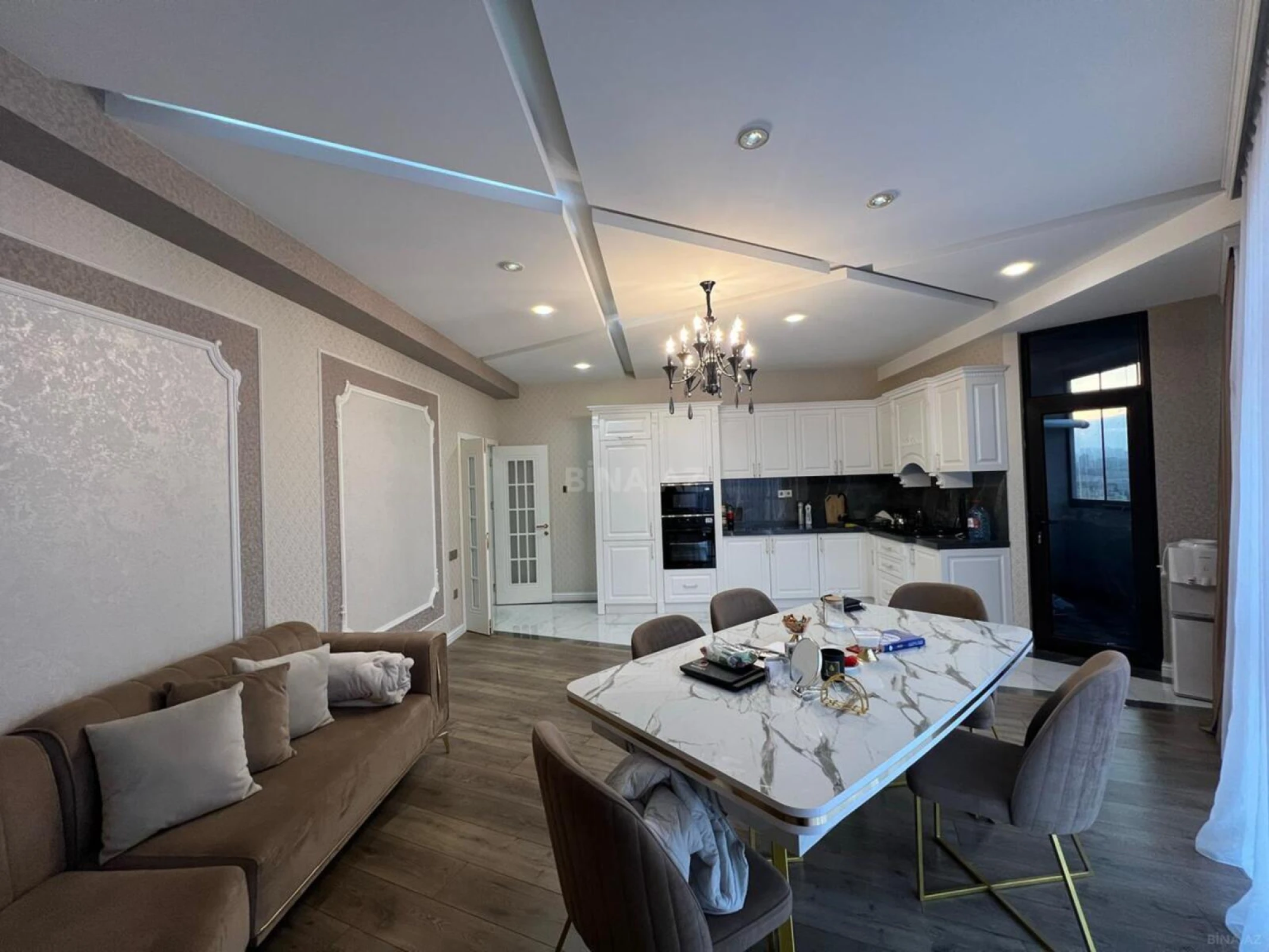 Kirayə verilir 4 otaqlı mənzil 123 m²