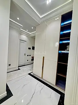 Satılır 3 otaqlı mənzil 113.7 m²