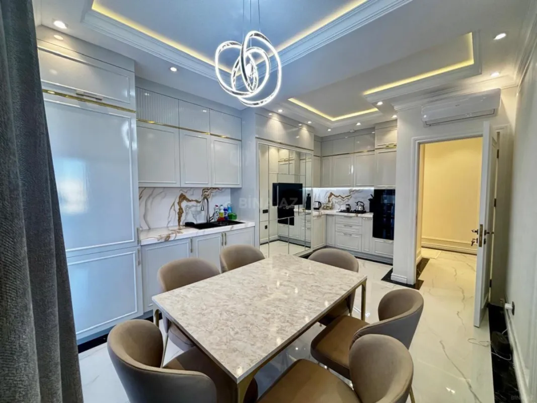 Satılır 3 otaqlı mənzil 113.7 m²