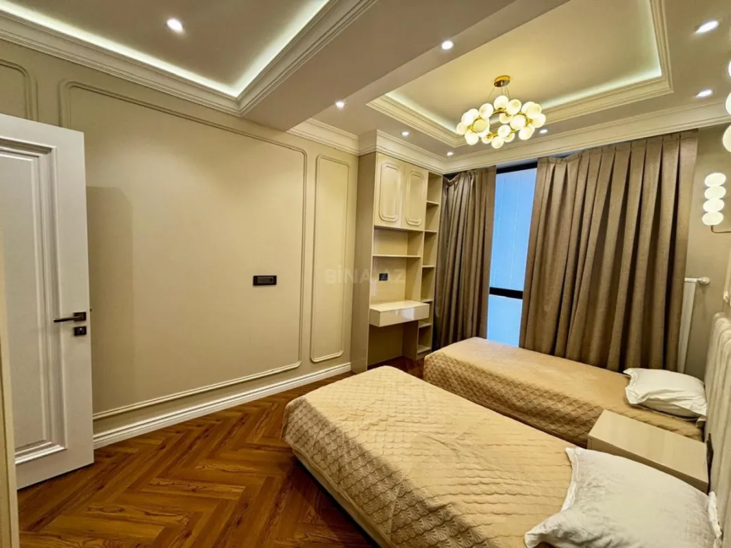 Satılır 3 otaqlı mənzil 113.7 m²
