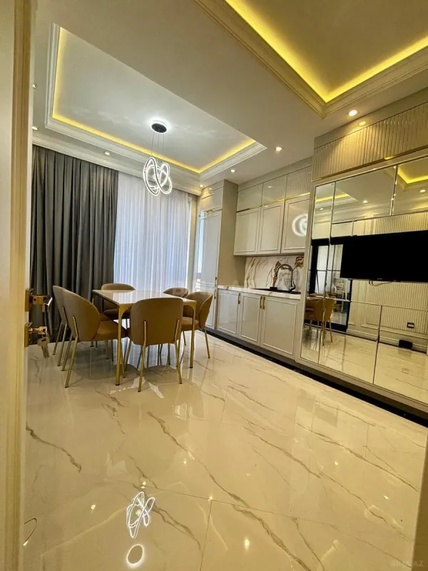 Satılır 3 otaqlı mənzil 113.7 m²