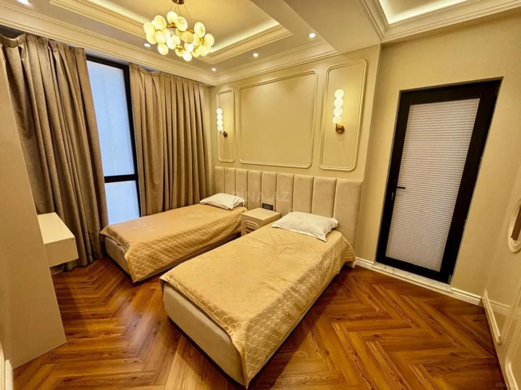 Satılır 3 otaqlı mənzil 113.7 m²